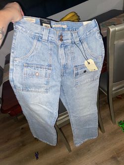 Levi’s woman’s pants