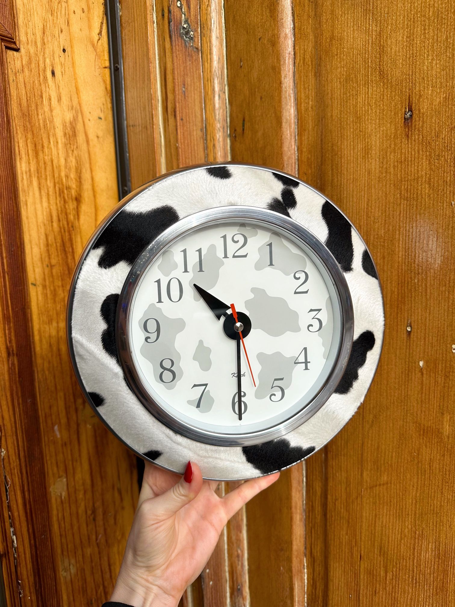 Round Retro Cow Print Wall Clock