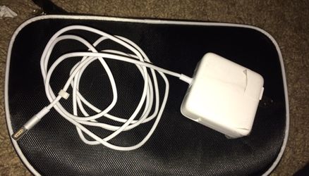 45W power adapter