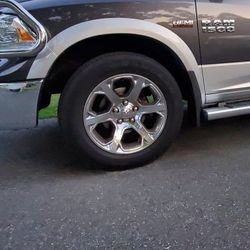 Stock Rims And Tires Off A 2017 Ram 1500