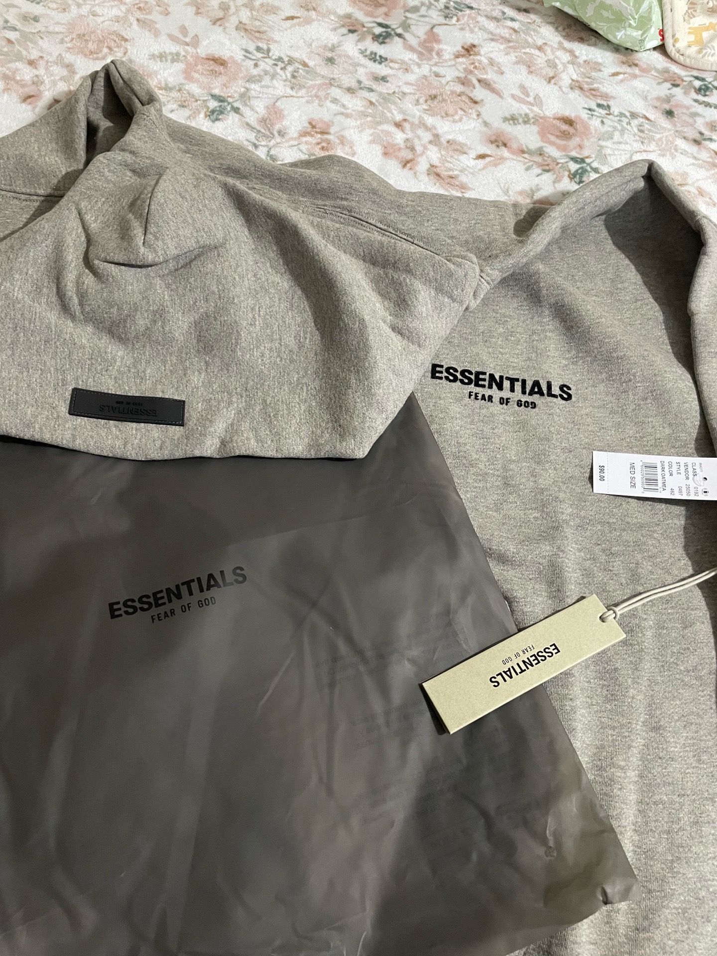 ESSENTIAL HOODIE FEAR OF GOD
