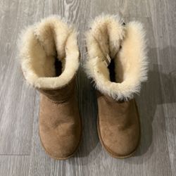 Kid Uggs- Size 3