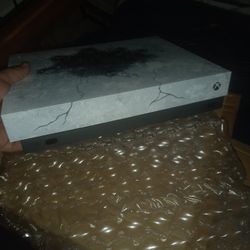 Xbox One X (Only Console)