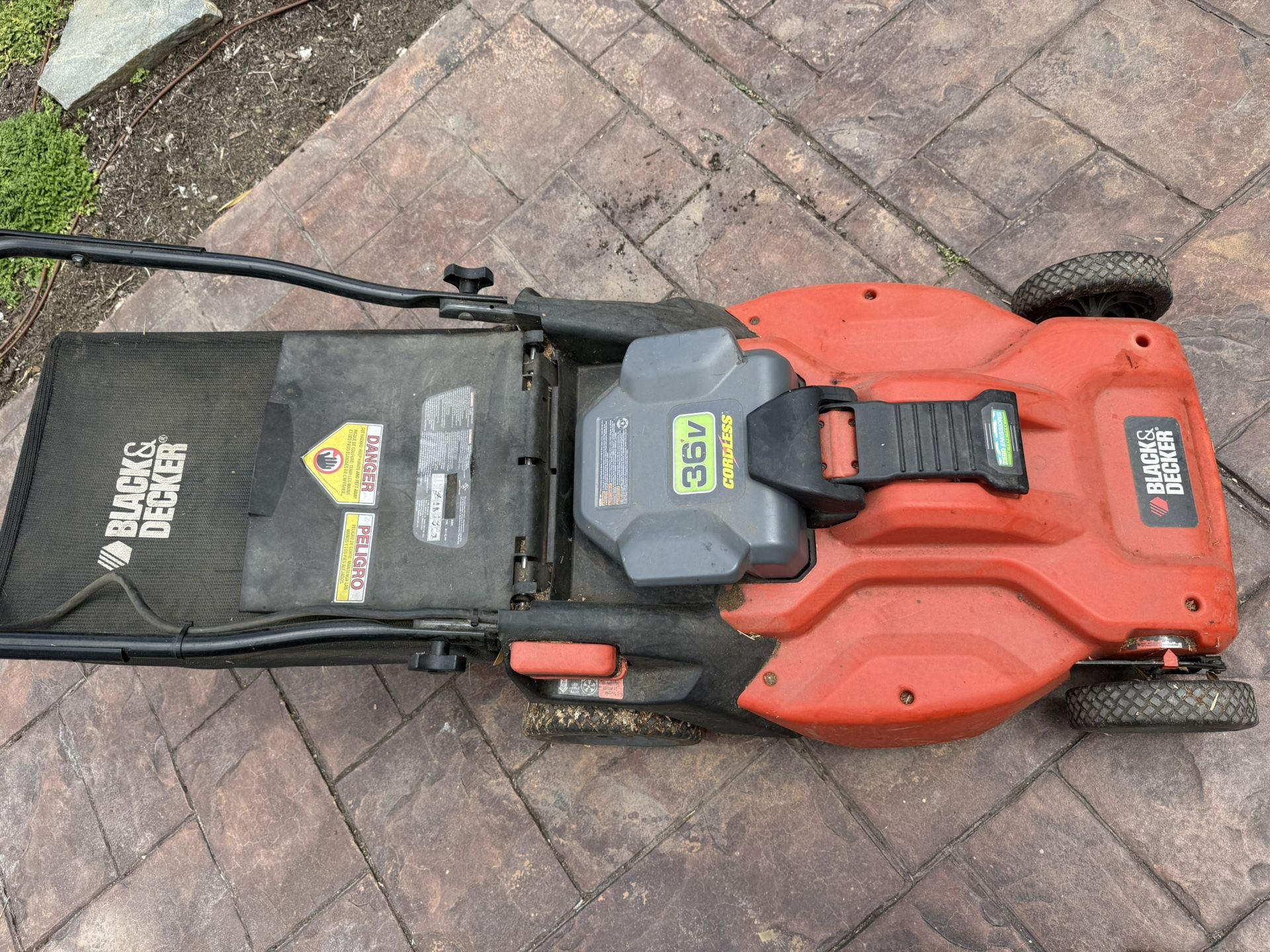 Black And Decker Electric Cordless Mower $0 (need Battery Fix)