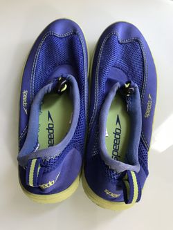 Speedo water shoe authentic size large 4/5
