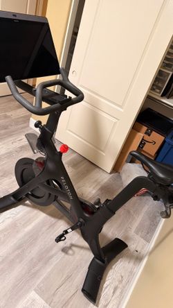 2022 Peloton Bicycle