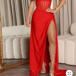 Red Maxi Dress (fashion nova ) 