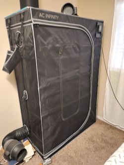 AC INFINITY Indoor grow tent