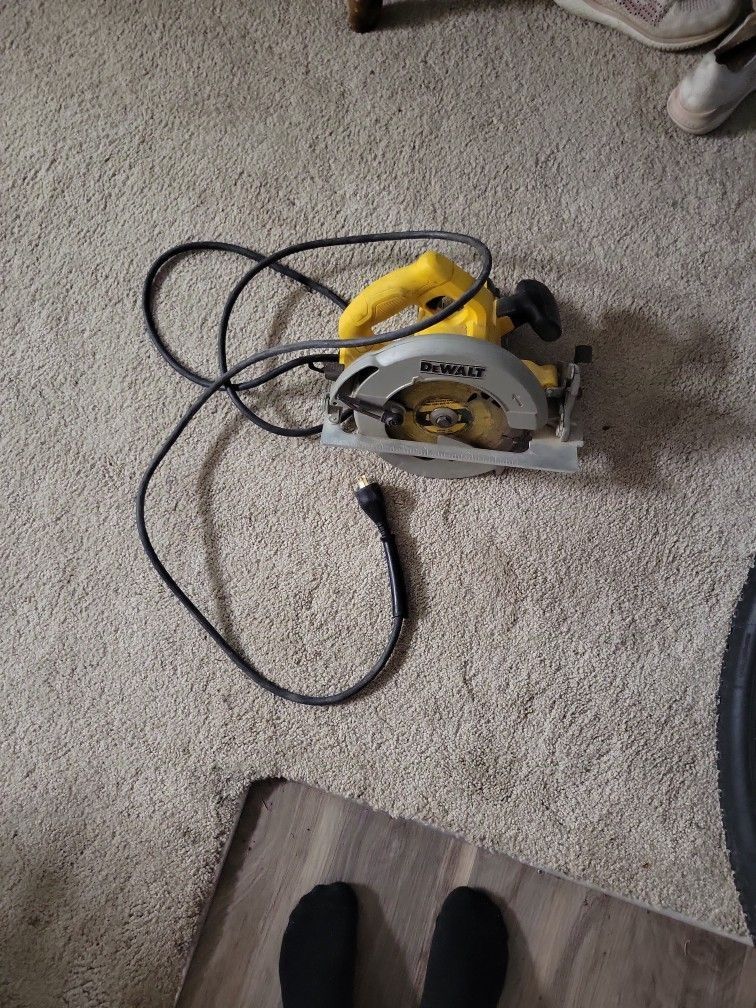 Dewalt Circular Saw