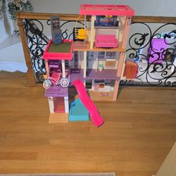 Barbie DreamHouse