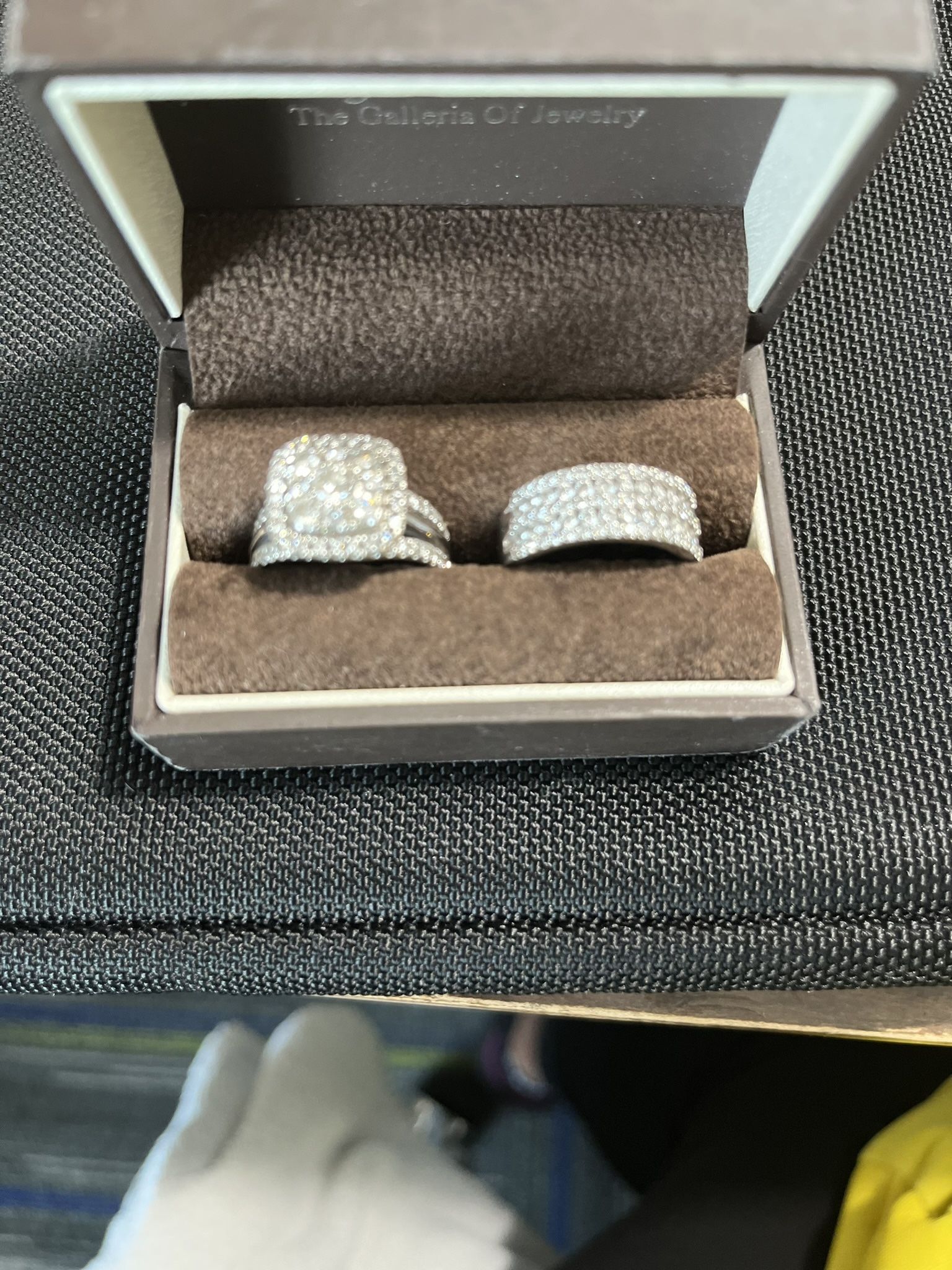 Jared Wedding Set (Engagement Ring & Anniversary Ring)