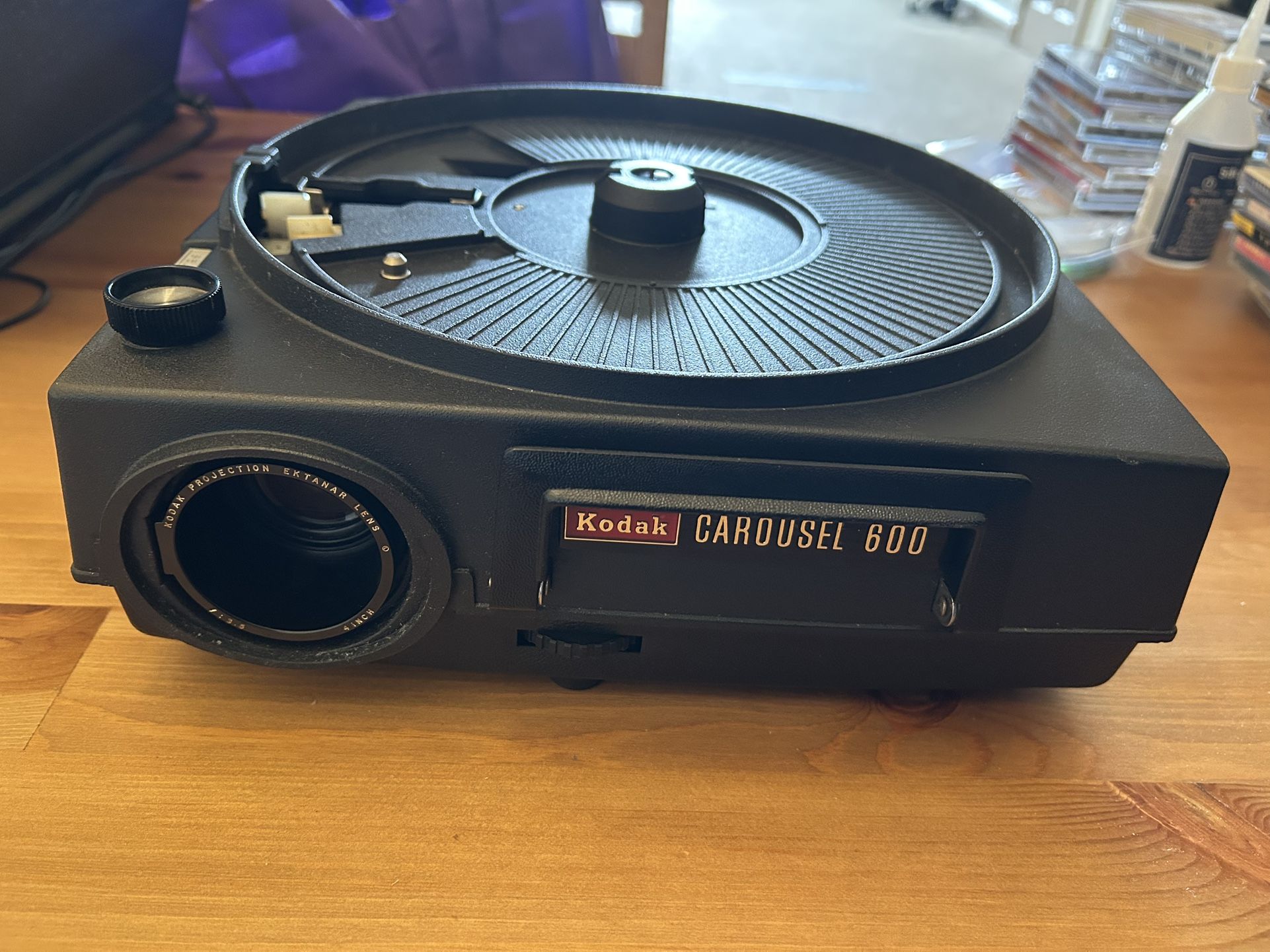 Kodak Carousel 600 Slide Projector – For Parts or Repair – $25