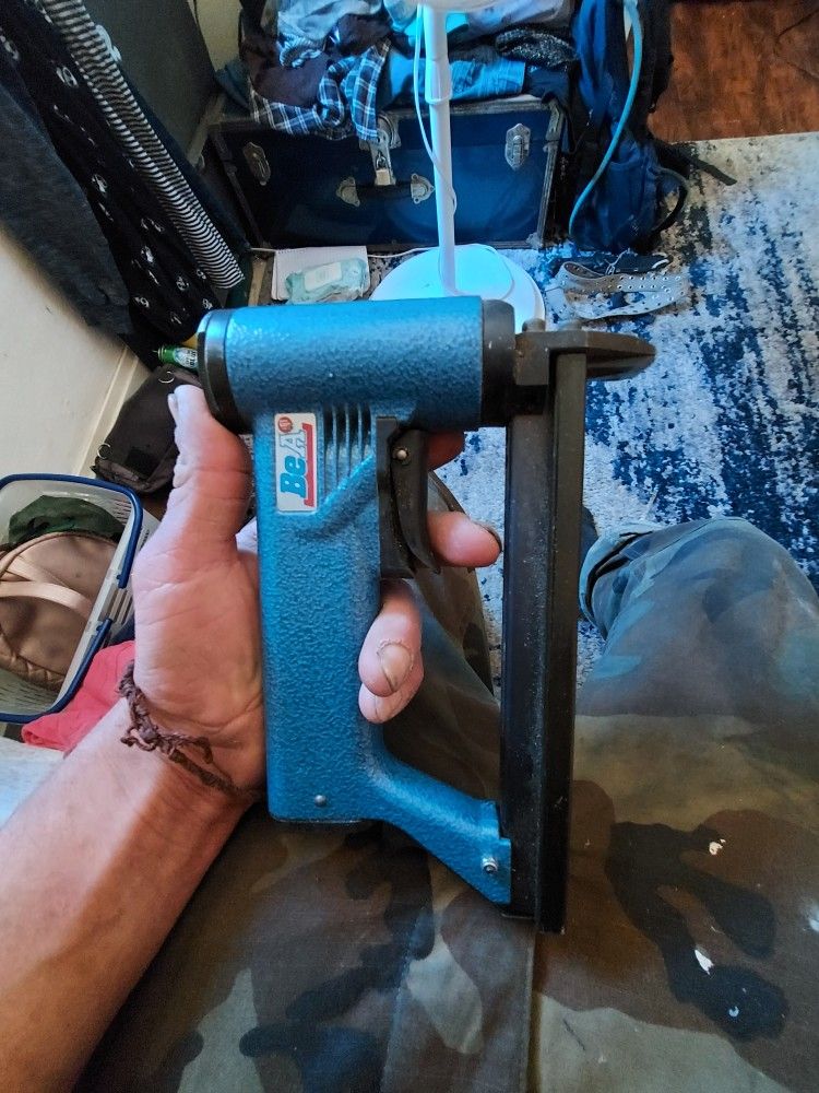 Bea Staple Gun