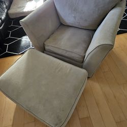 Laz-y Boy Chair and Ottoman 