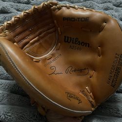 Wilson Autograph Model Ivan Rodriguez Baseball Catcher’s Mitt