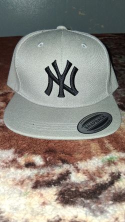 NY Yankees Snapback Hat Gray
