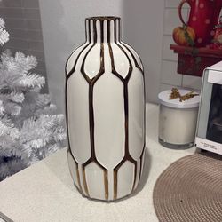 Ashley Mohsen Vase 