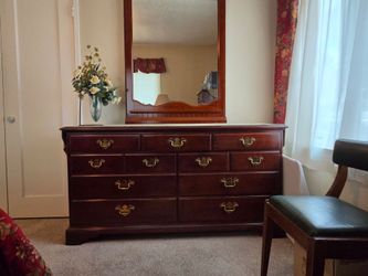 Vintage Dresser w/ mirror