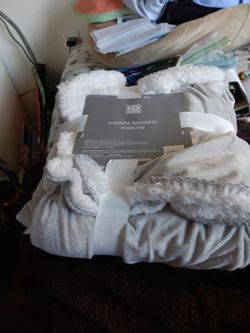 Sherpa Blacked Throw