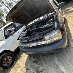 Parting Out 2005 Chevy Trailblazer 4.2L Parts