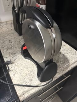 Round Stainless Steel Waffle Maker