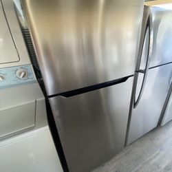 Top Freezer Refrigerator