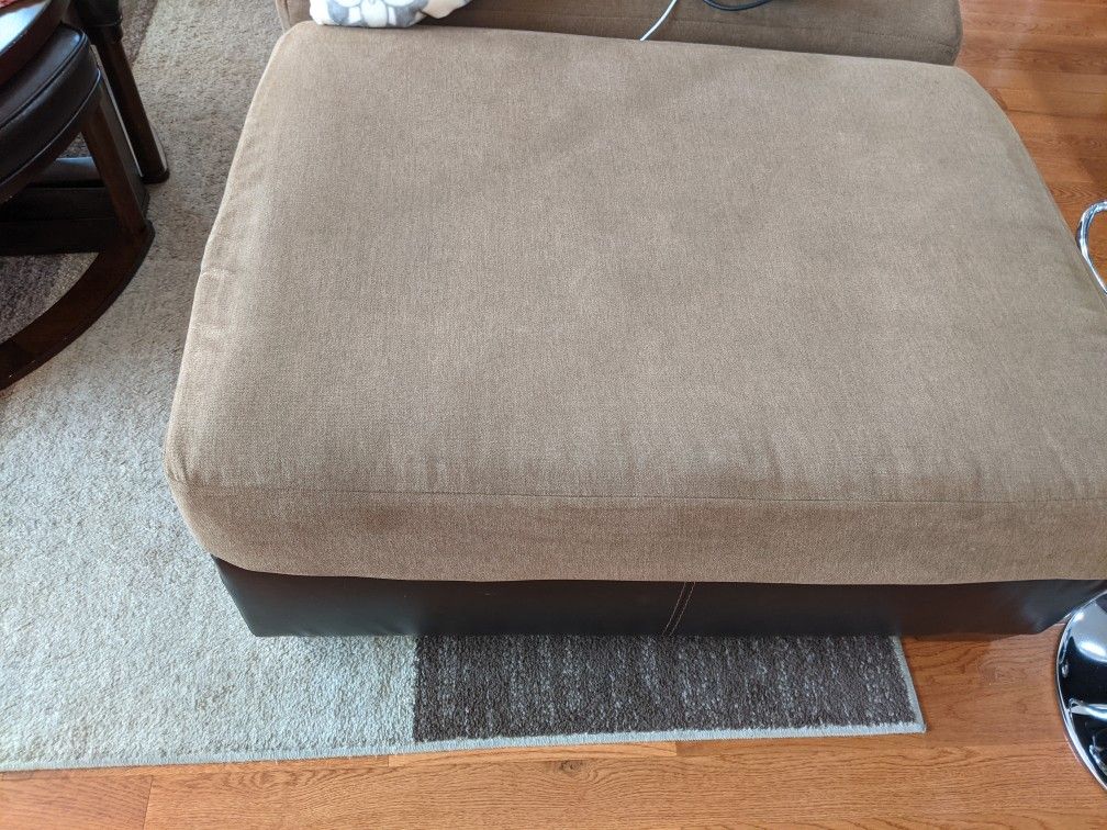 Sectional Sofa With Ottoman