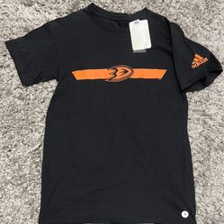 Anaheim Ducks Adidas The Go-To Tee D Logo Black T-Shirt - Men’s S - NWT