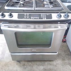 Whirlpool Sliding Gas Range