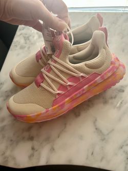 Girls adidas New size 3