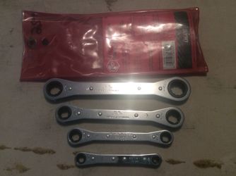 Kd 4pc ratcheting box wrench set 1/4”-11/16” asking 25.00