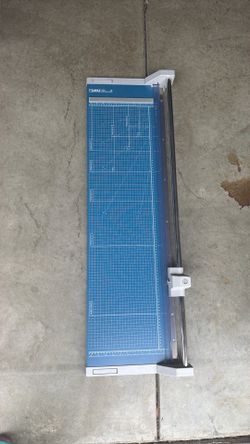 Paper cutter
