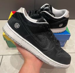 Nike dunk Low x Medicom Toy Bearbrick