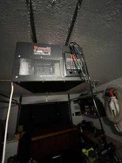 DUST EXTRACTOR WITH REMOTE