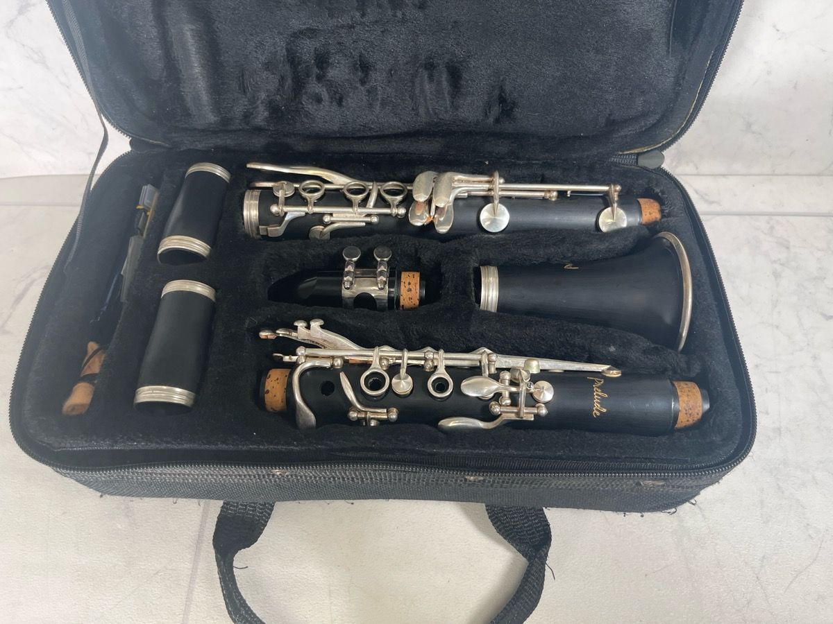 Prelude by Conn-Selmer CL711 Bb Student Clarinet – W/ Case (A1G010524)
