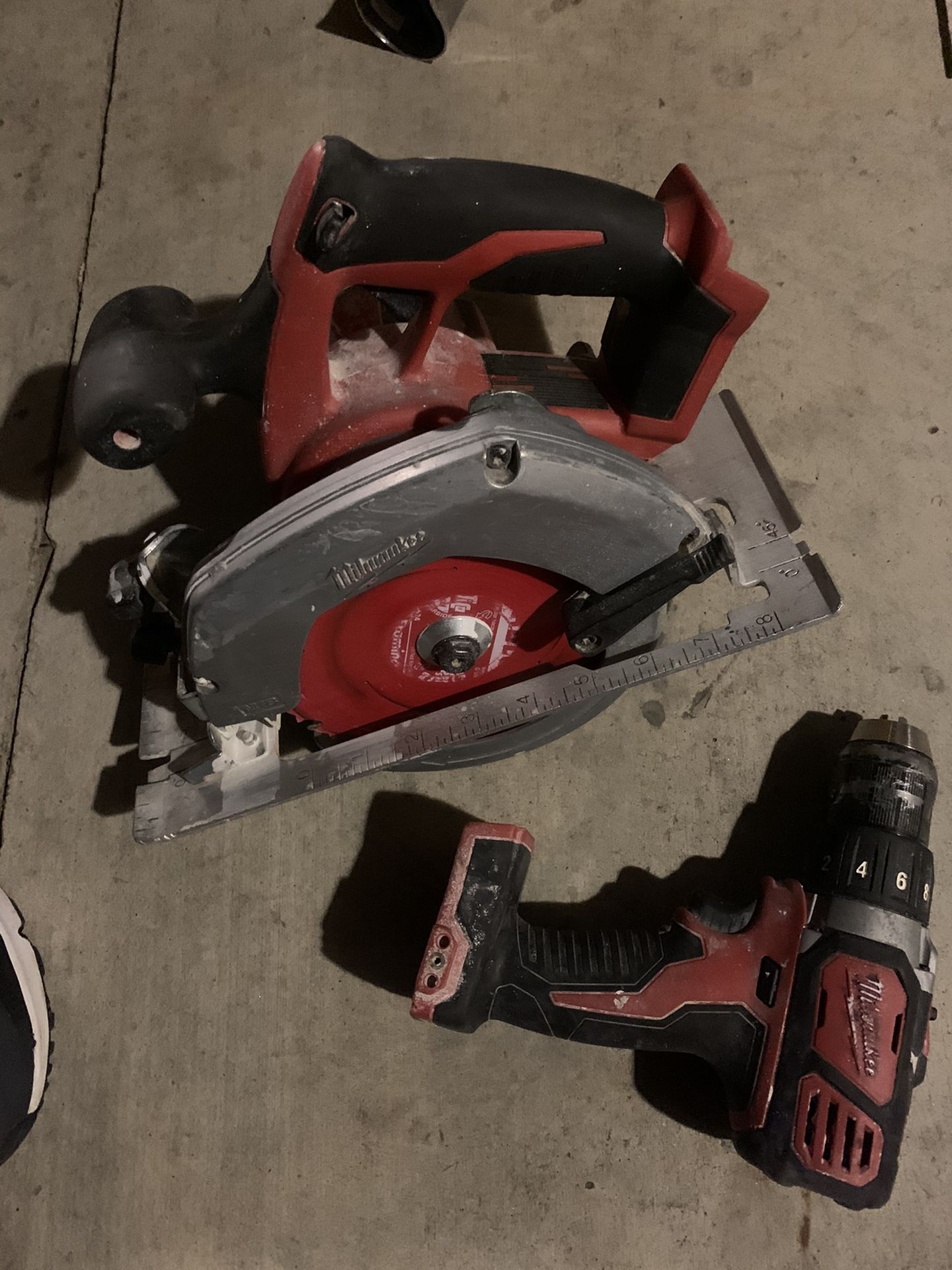 Milwaukee saw Nd drill asking 50$ firm sold as is we can test before buying