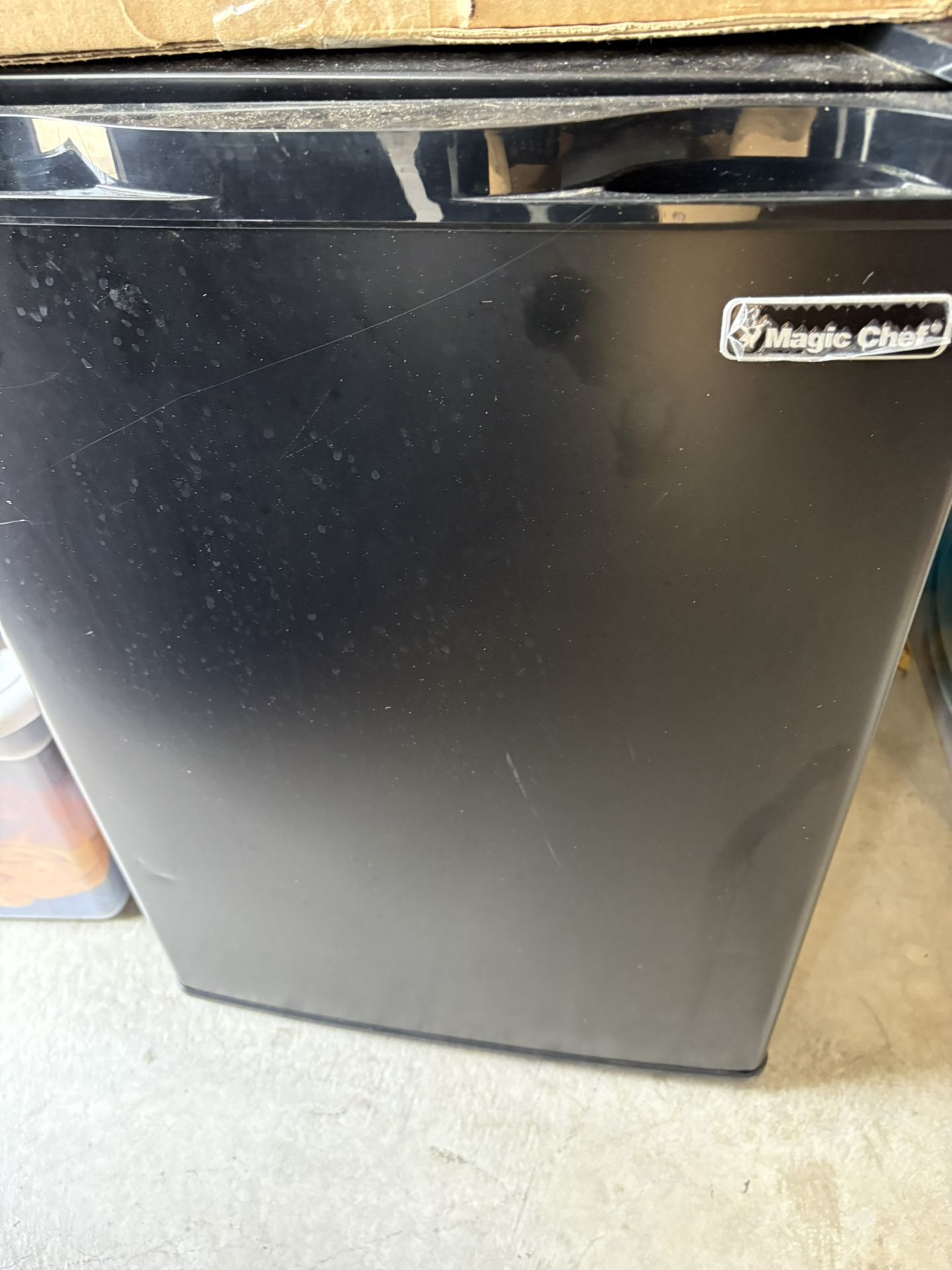 Magic chef mini Refrigerator