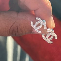 18kt White Gold Chanel Earrings 