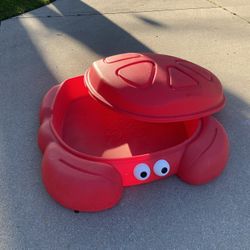 Step2 Crabbie Outdoor Sandbox 