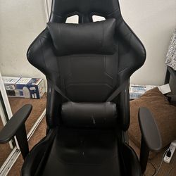 S-racer gaming chair