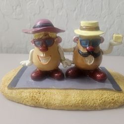 Fun Mr And Mrs Potato Head Fish Tank Figurines with Hats