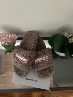 Brown Balenciaga Slides 🤎 Brand new / never worn. Super clean condition size 10 men’s
