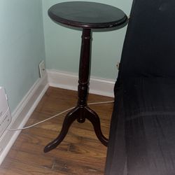 Vintage Mahagony Pedestal Table 