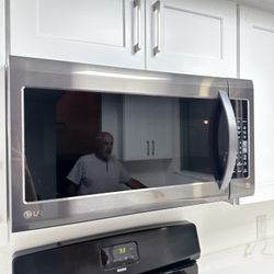 LG Microwave 