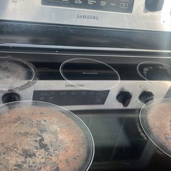 Fully Electric Stove $120 4 Prong Connection 