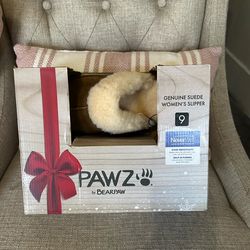 PAWZ by BEARPAW Genuine Suede Women’s Slippers. Size 9