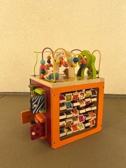 Kids activity cube