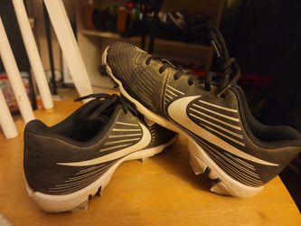 Nike Youth Softball Cleats Size 4.5