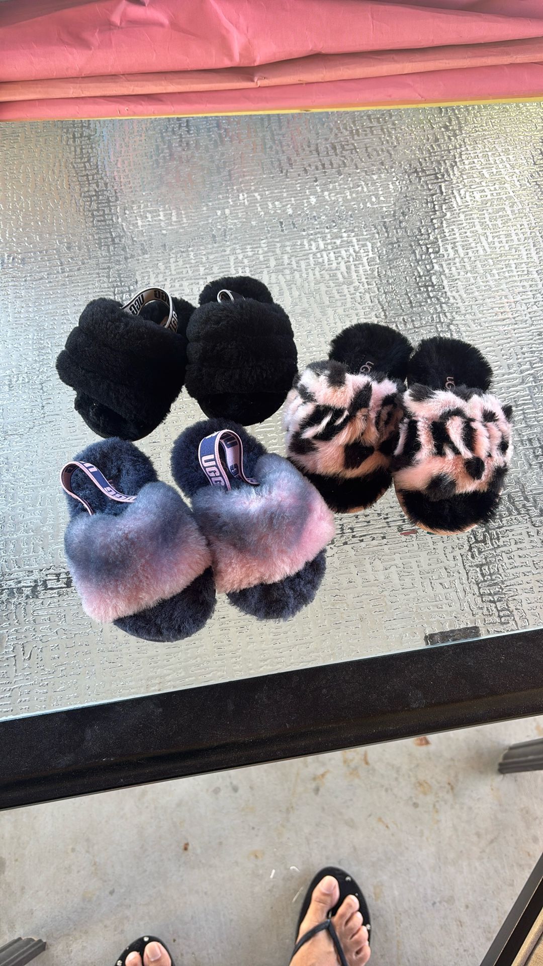 UGG SLIPPERS
