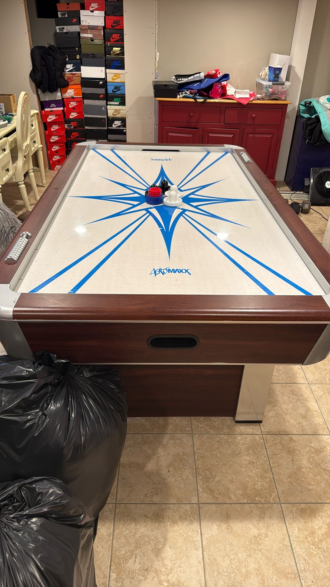 Aeromaxx Air Hockey Table